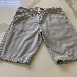 Levi’s Straight Fit Chino Gray Shorts Size 8